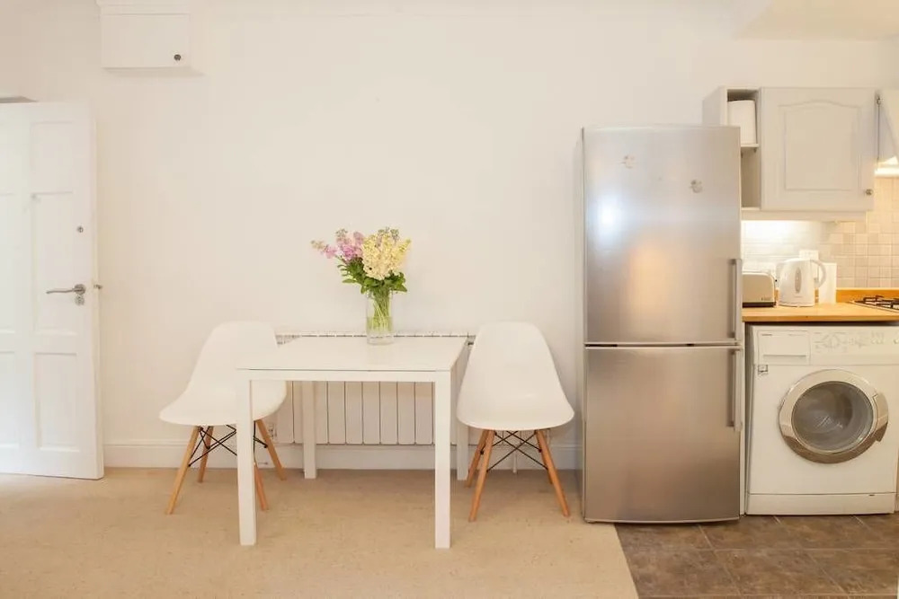 Apartment Near Victoria Station