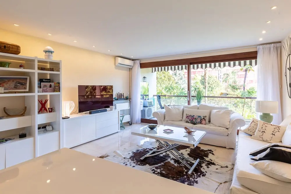 VANEAU splendide appartement d'une chambre dans le centre