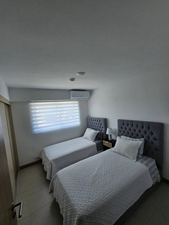 Stunning new Beachfront Condo 9th Floor Ocean View