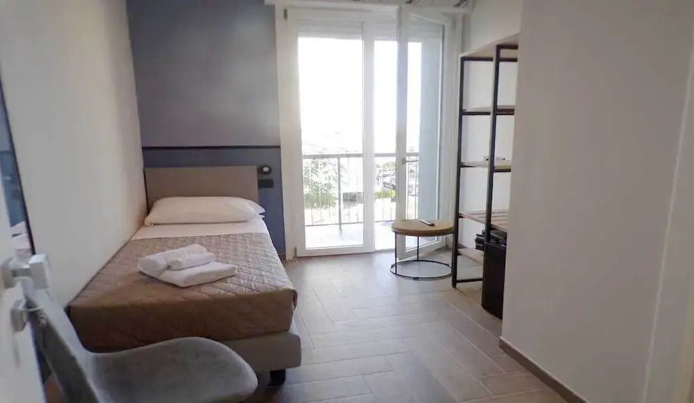 Global Hotel