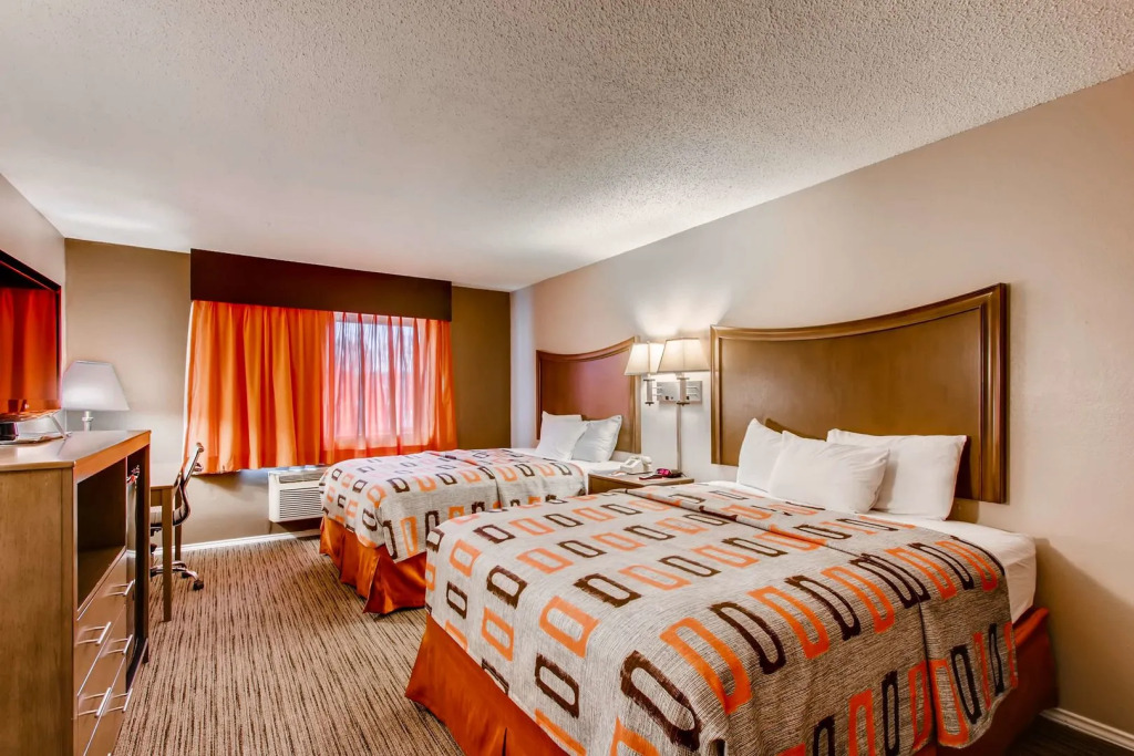 Orangewood Inn and Suites Midtown