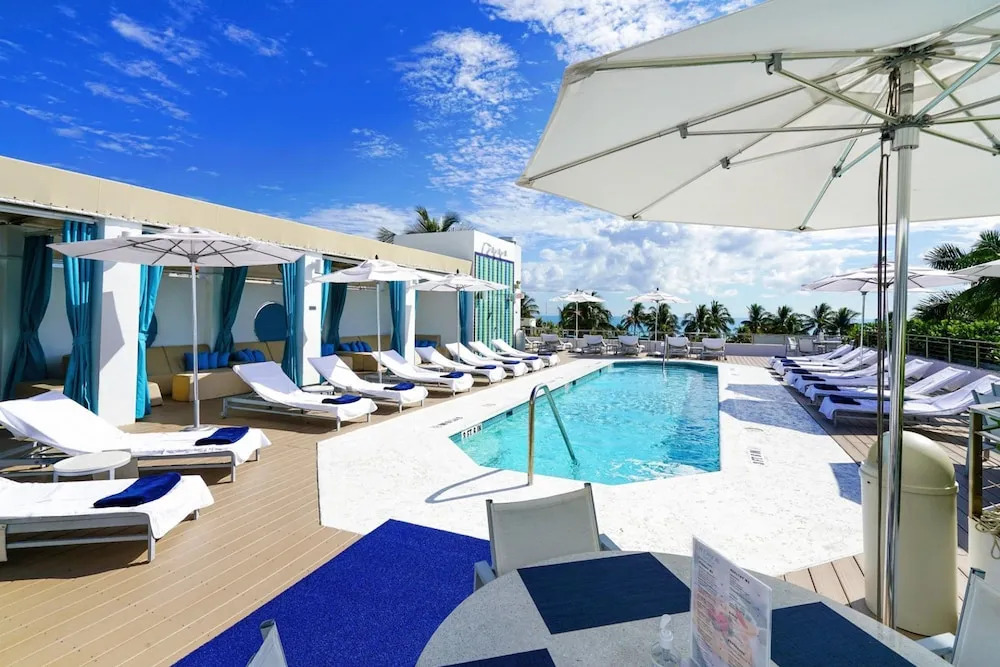 Beachfront 4 Room Ocean Drive Deluxe Suite