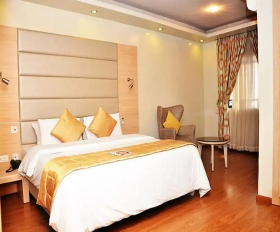 Royal Choice Inn