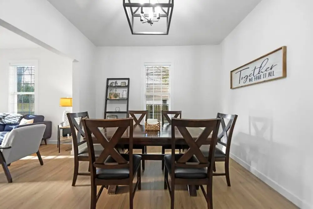 New Charming 2-bedroom Home Minutes to Downtown