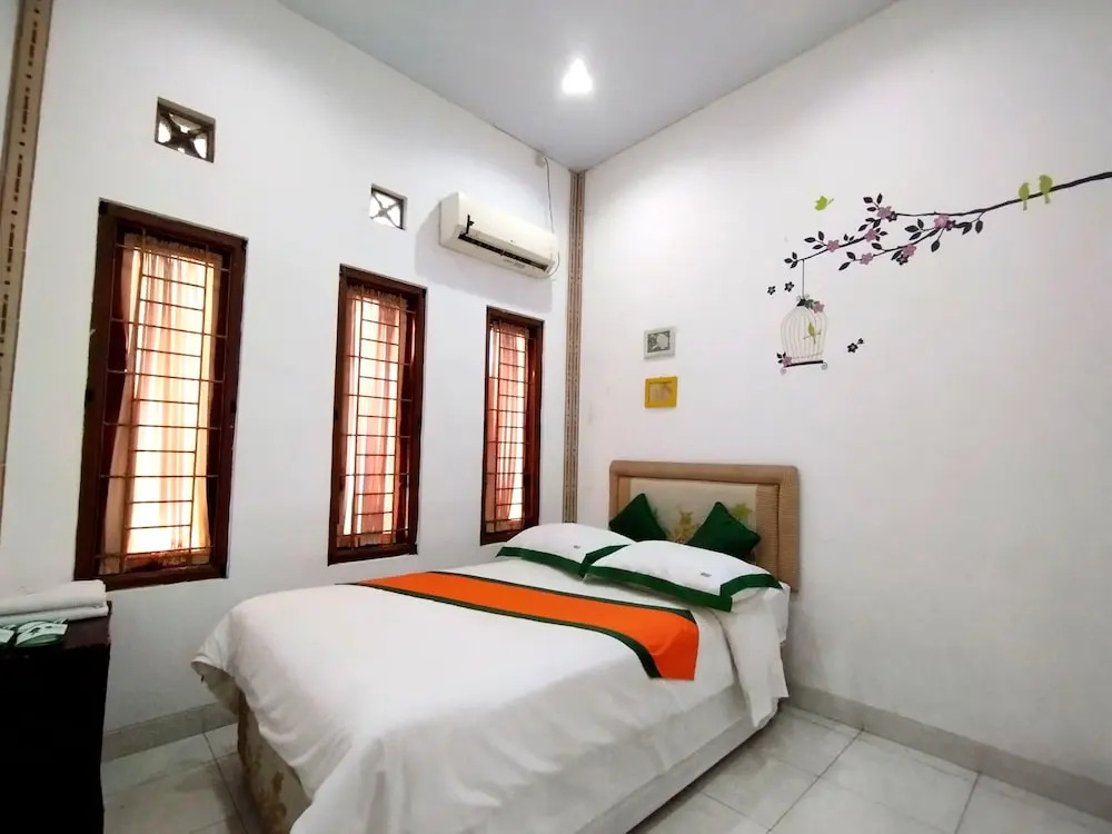 Homestay Syariah Monjali Taman Pelangi by Simply Homy