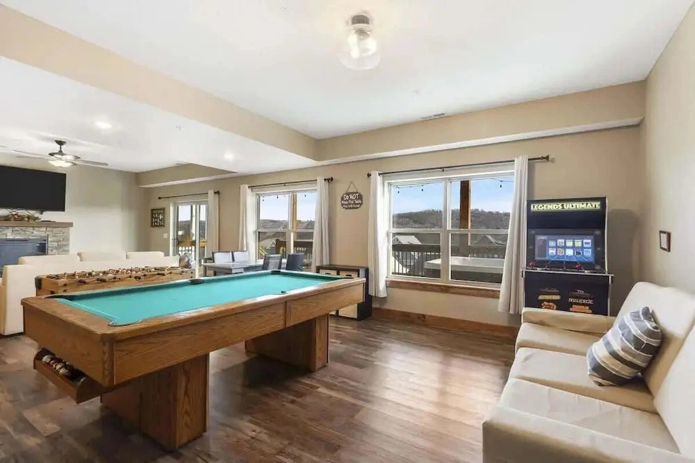 Hooked on Branson Cove - Pool Hot Tub Fireplace
