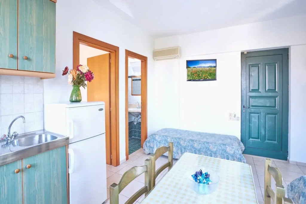 Dionysos Apartments