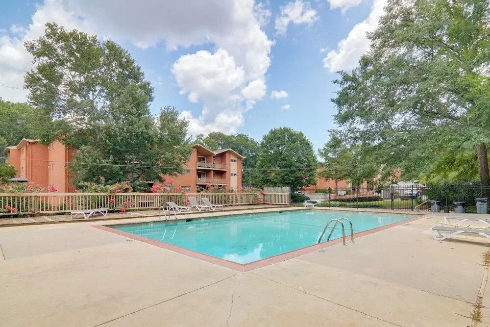 1 Mi to Dtwn & Uga: Condo w/ Pool in Athens!