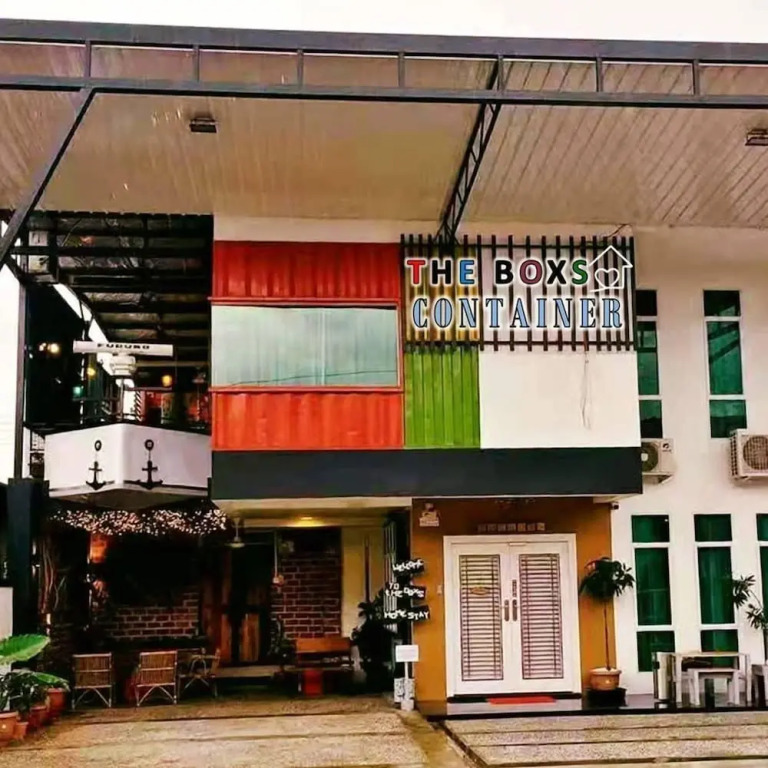 THE BOXS CONTAINER HOMESTAY