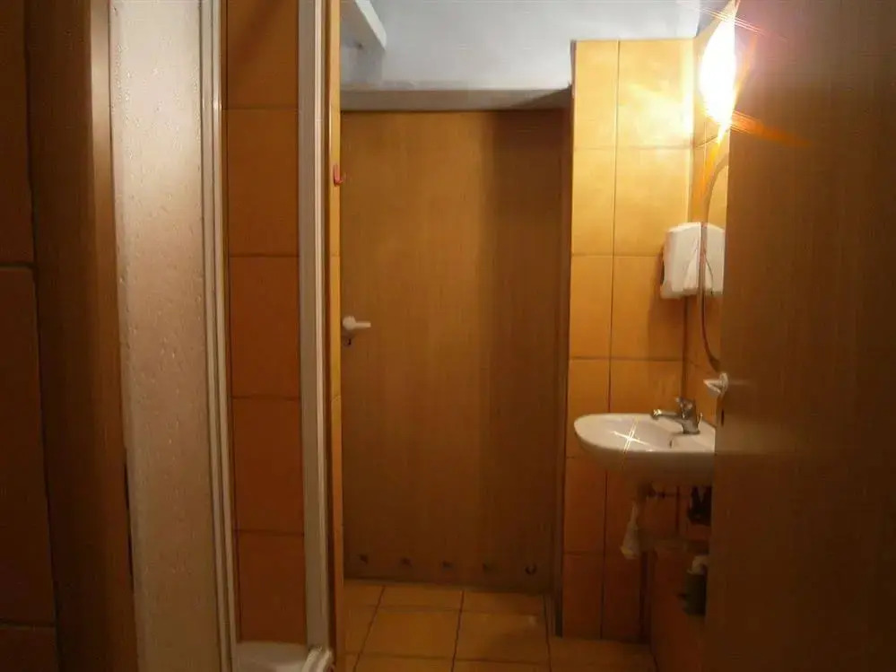 Cinnamon Hostel