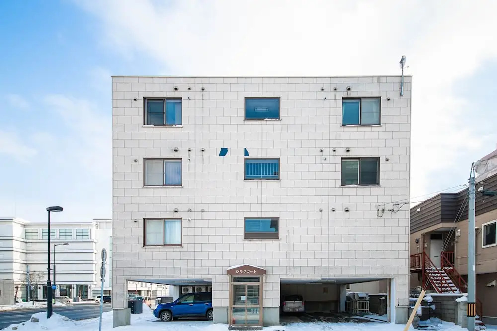 Silk Court 202