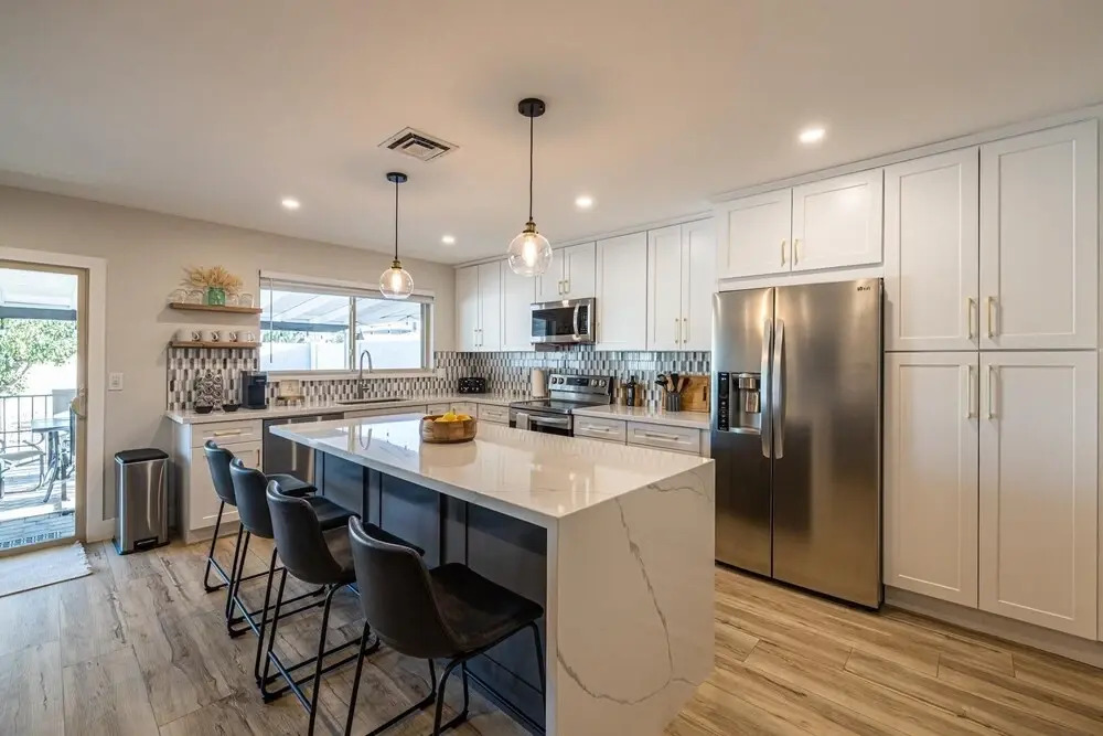 Open Floor Mesa Gable Vacation Home with Heated Pool by Redawning