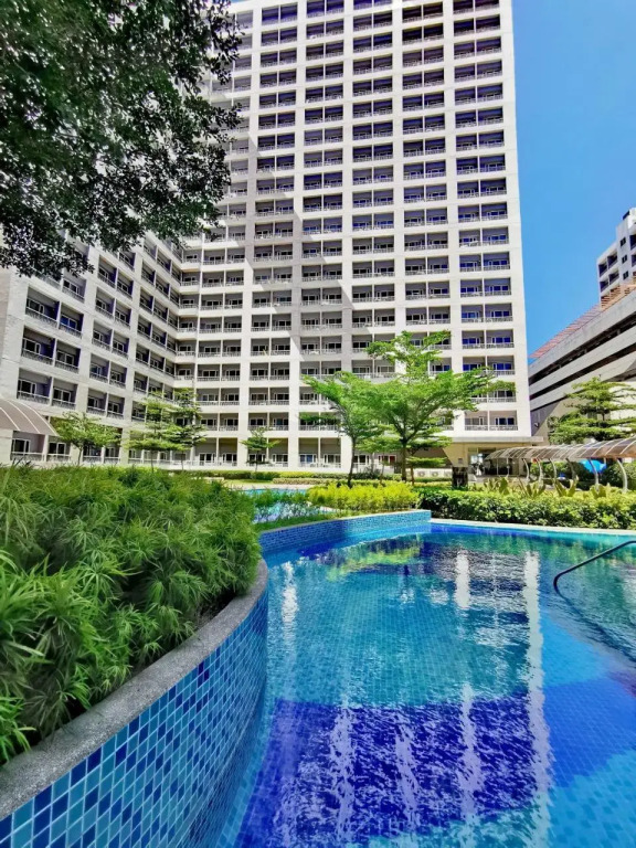 Liam's Pad at grace residences