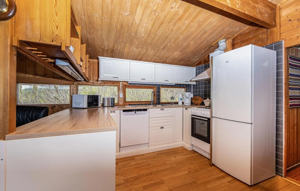 Awesome Home in Vatne With 4 Bedrooms and Wifi