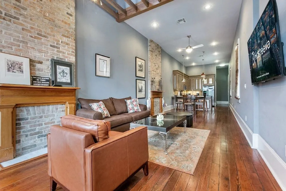 Hosteeva 2BR Steps to St. Charles Ave