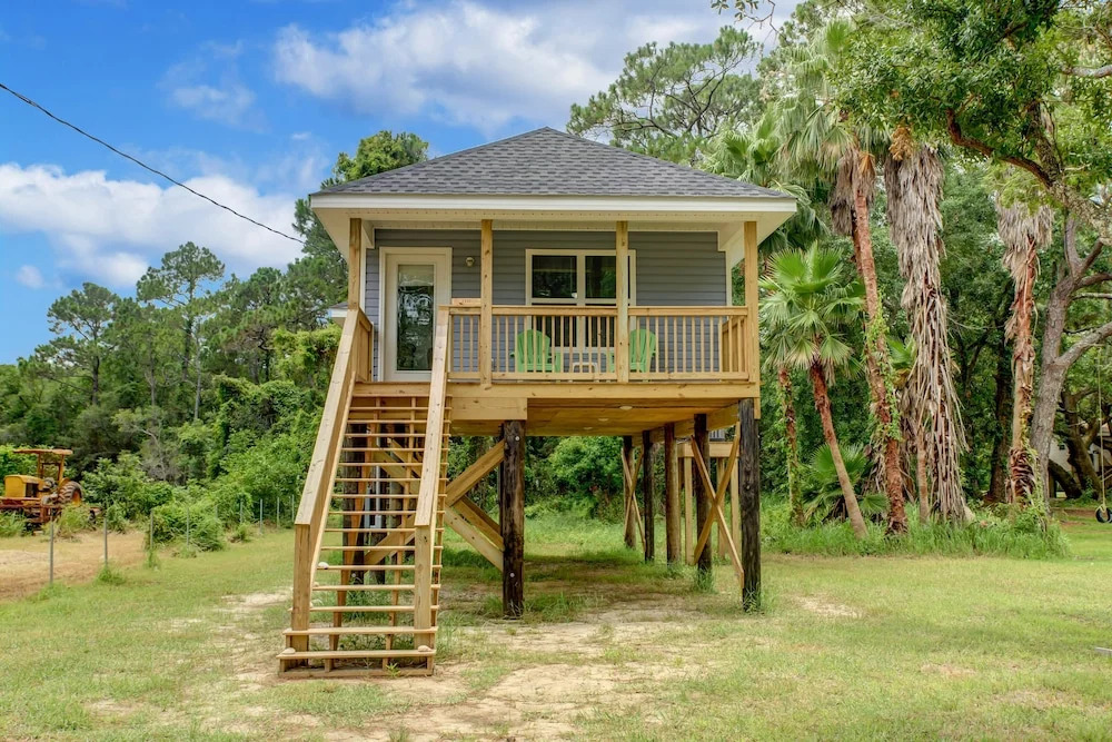 Coconut Cottage - 1109 Chaumont