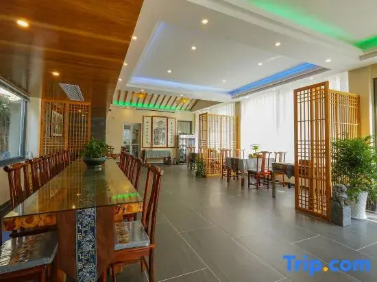 Yinxi Tangquan B&B