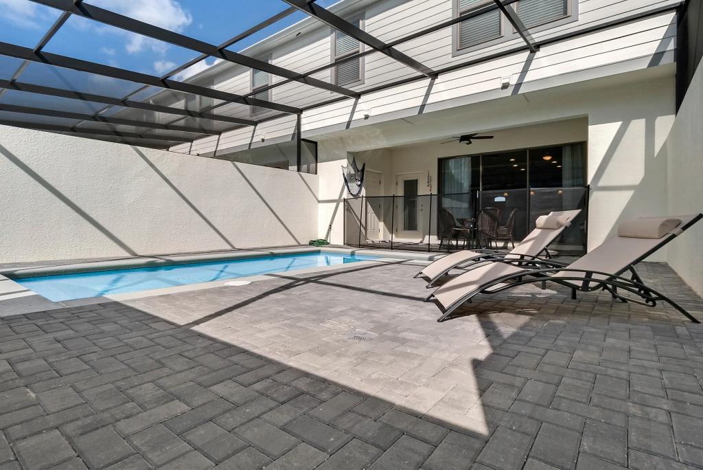 5 Bd 45 Ba Windsor At Westside 2402 Td