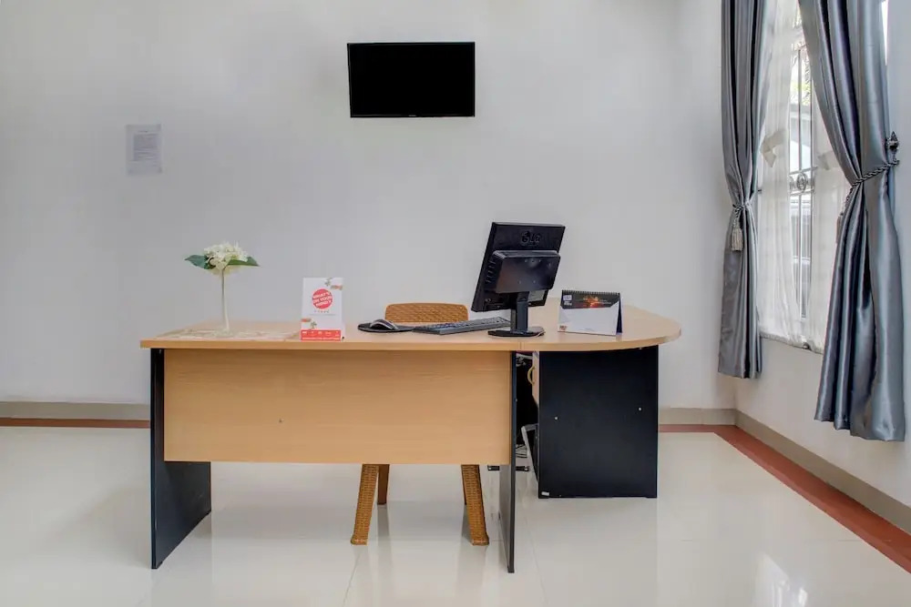 Wisma Yani Syariah by OYO Rooms