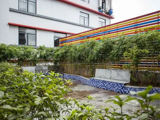 Yueshan Yiju Hotel (Yulin Guogou Center Jincheng Center Branch)