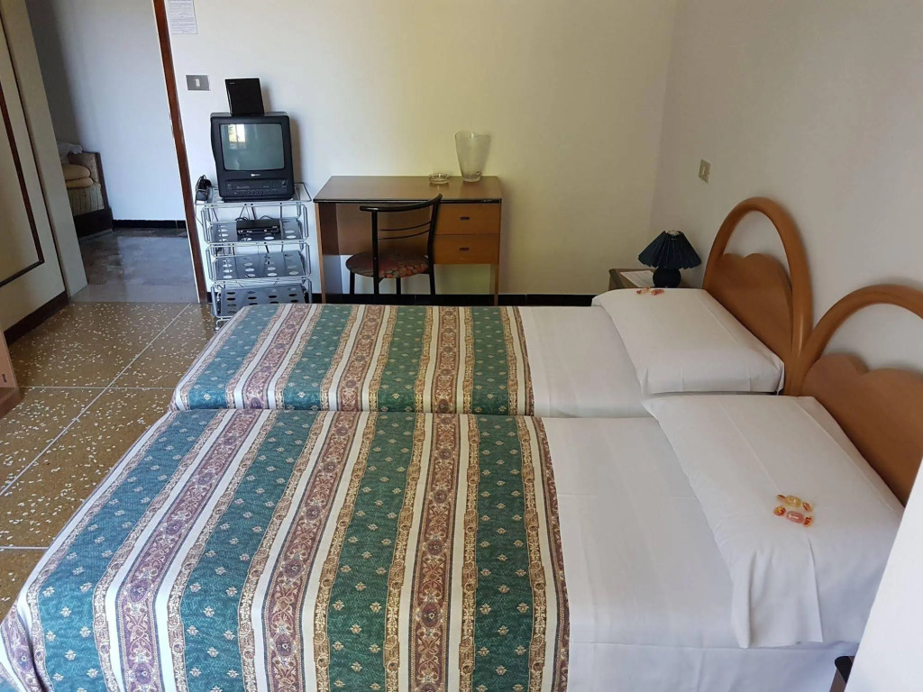 Hotel Triana e Tyche