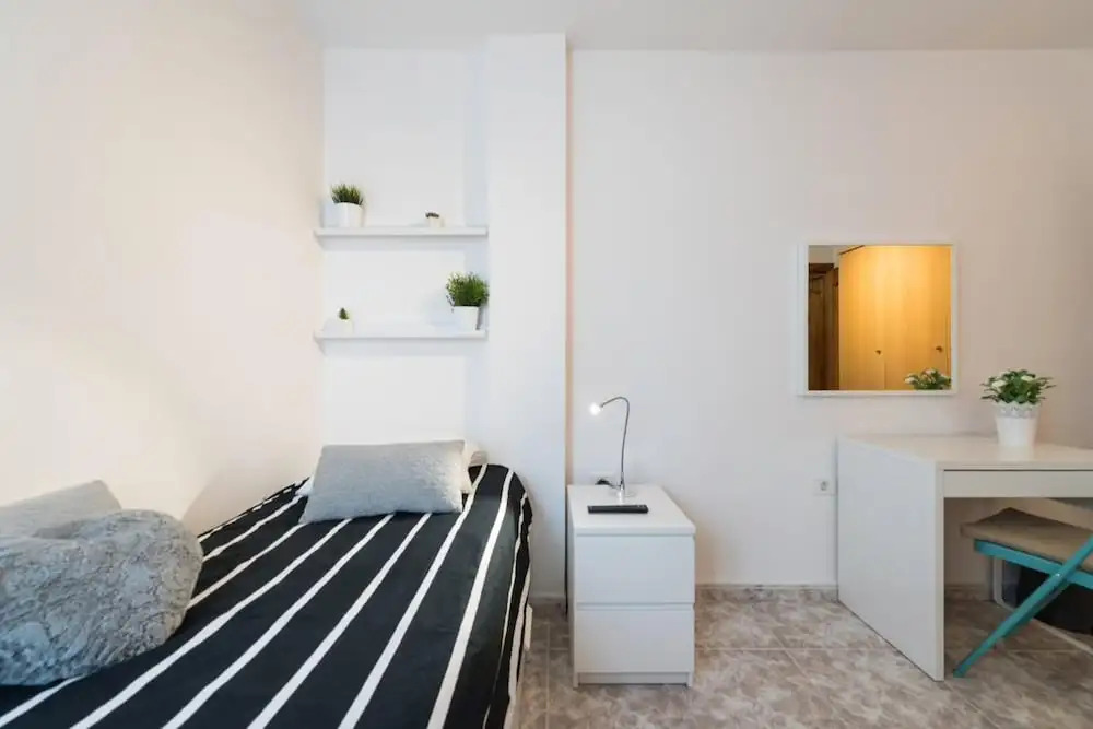 #3 Private Room Renovated Apt Habi