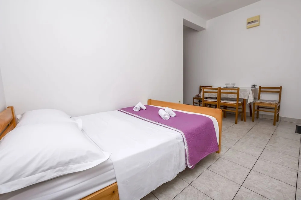 Studio Apartments Ivica