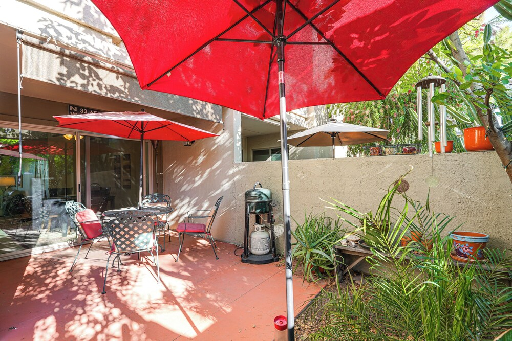 Pool Access & Private Patio! Prime Arcadia Condo