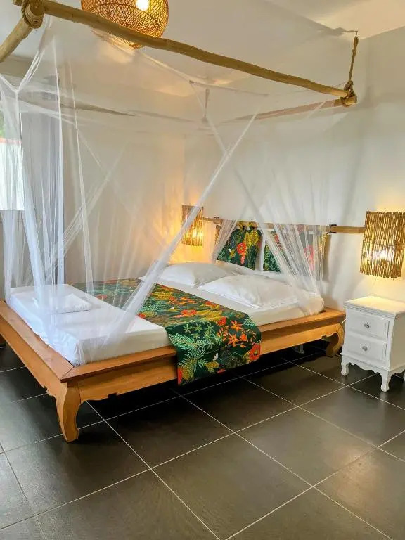 Gite Corossol Martinique piscine privée, résidence naturiste