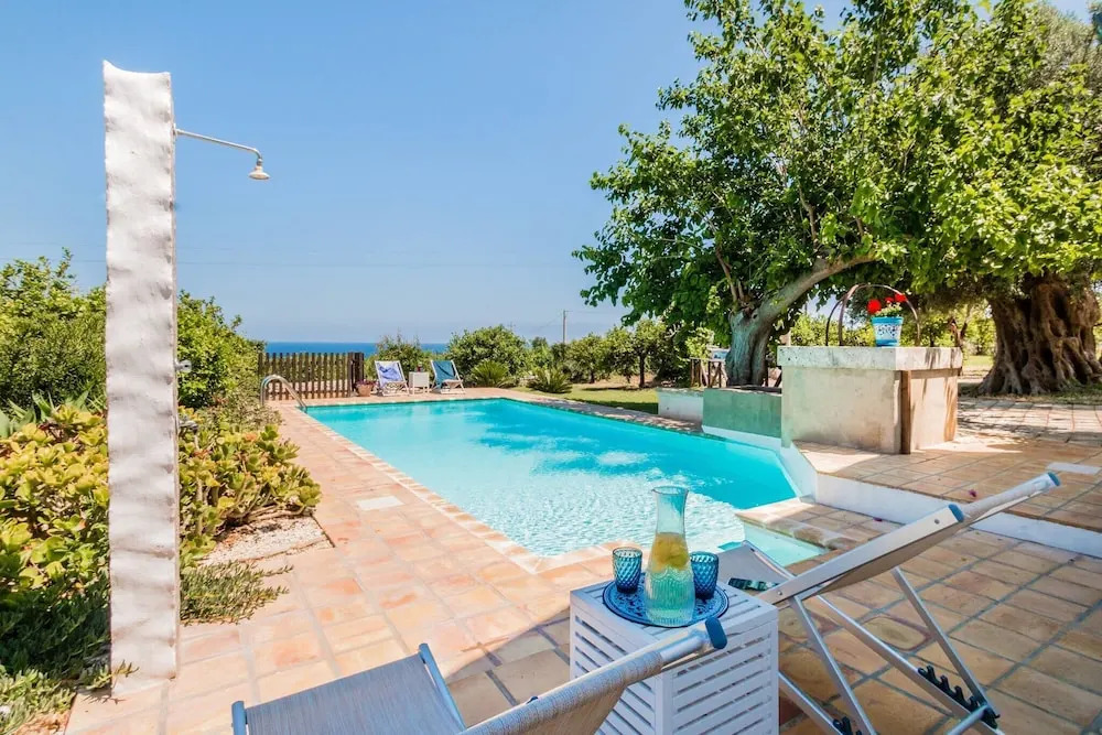 Authentic Sicilian Charm, pool, sea view, wi-fi & parking