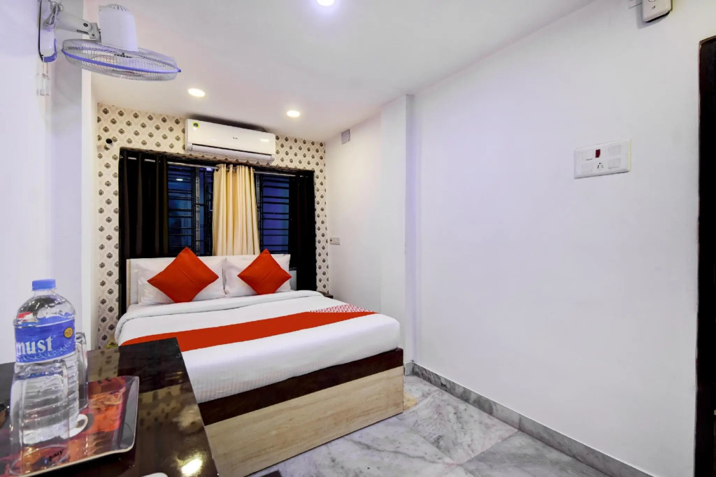 Oyo 81663 Royal Regency