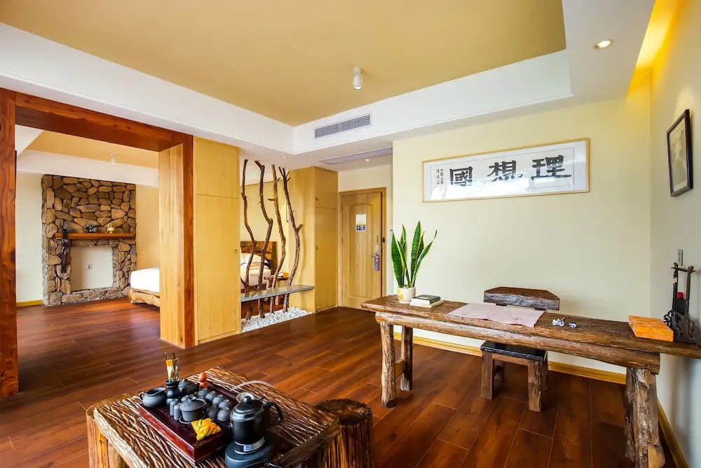 Oriental Platonic Inn