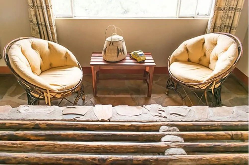 Toko Kamanjab Lodge & Safari