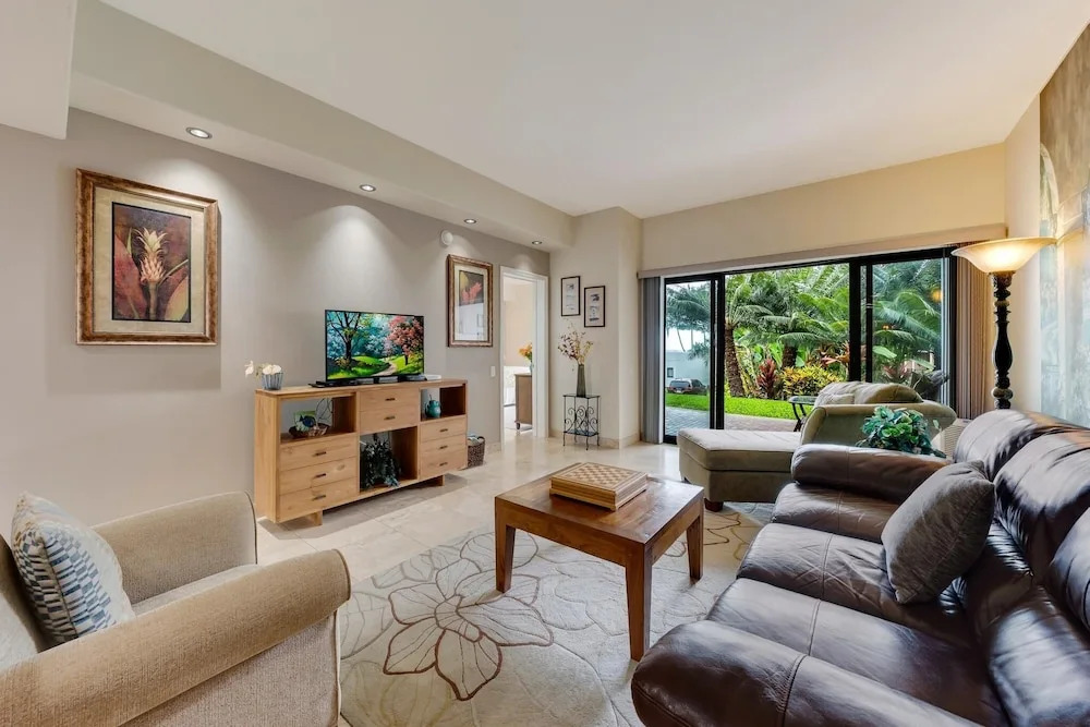 Big Island Royal Sea Cliff 325 1 Bedroom Condo