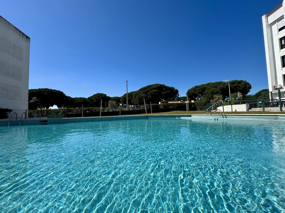 Vilamoura Summer Villa 2 With Pool by Homing