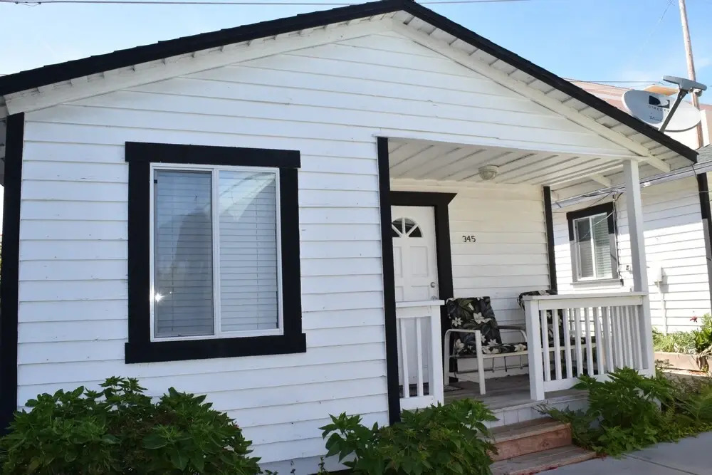 345 Hinds 2 Bedroom Cabin by Redawning