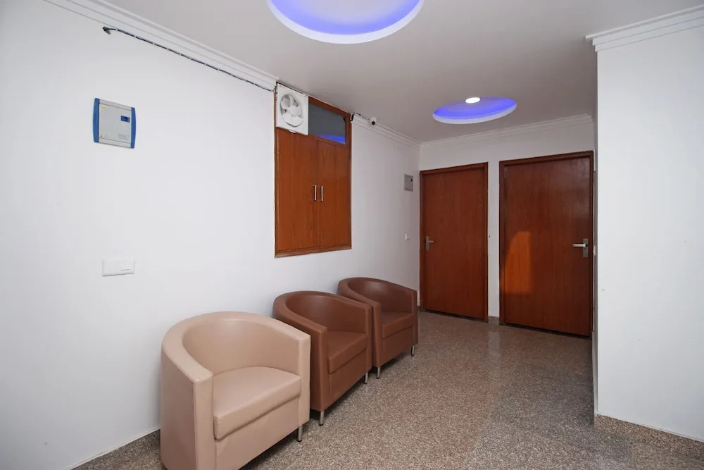 OYO 8968 Hotel Le Comfort