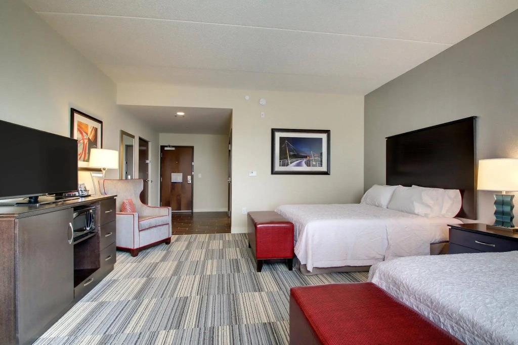 Hampton Inn & Suites Greenville Airport