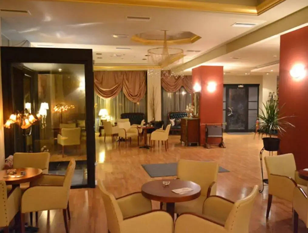 Queens Leriotis Hotel