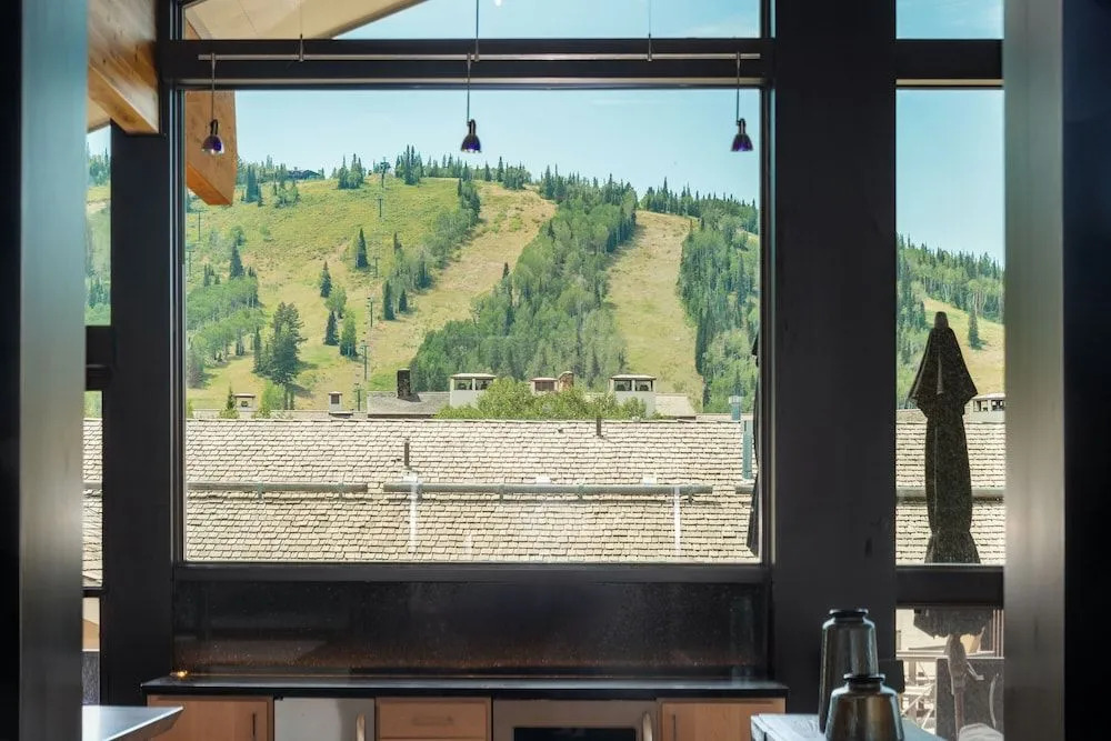 Penthouse Silver Lake Village by Luxury Mountain Destinations