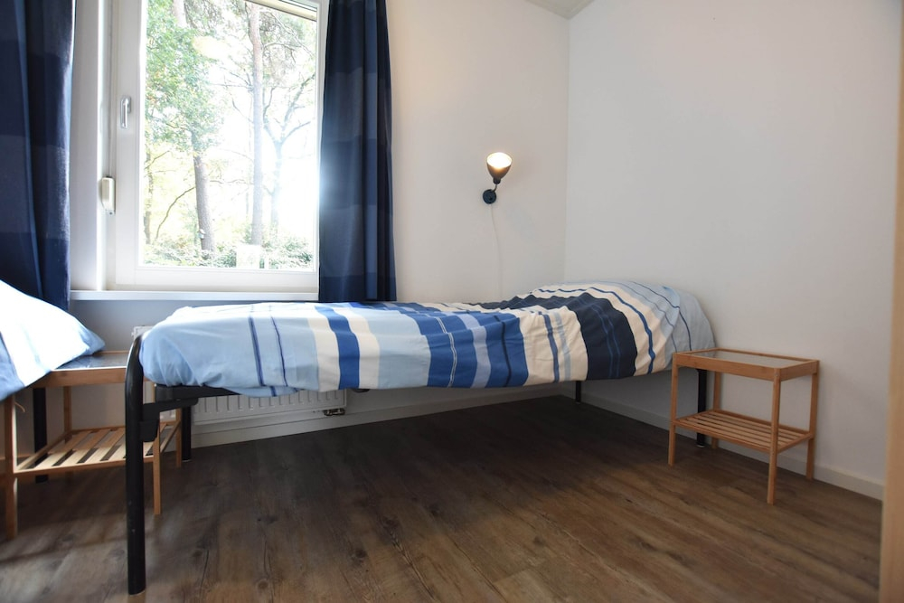 Alluring Holiday Home in Reutum-Weerselo with Hot Tub