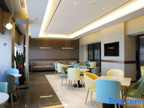 Zhanghe Hotel (Hohhot Railway Station Hailiang Square)
