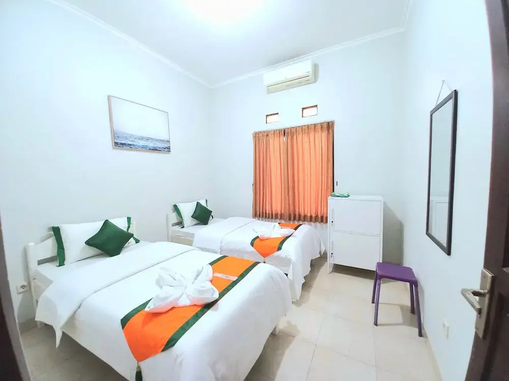 Homestay Syariah Jakal By Simply Homy