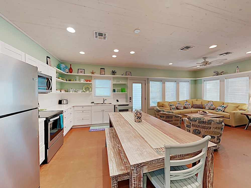 318 S Station Street Condo #4 4 Bedrooms 2.5 Bathrooms Condo