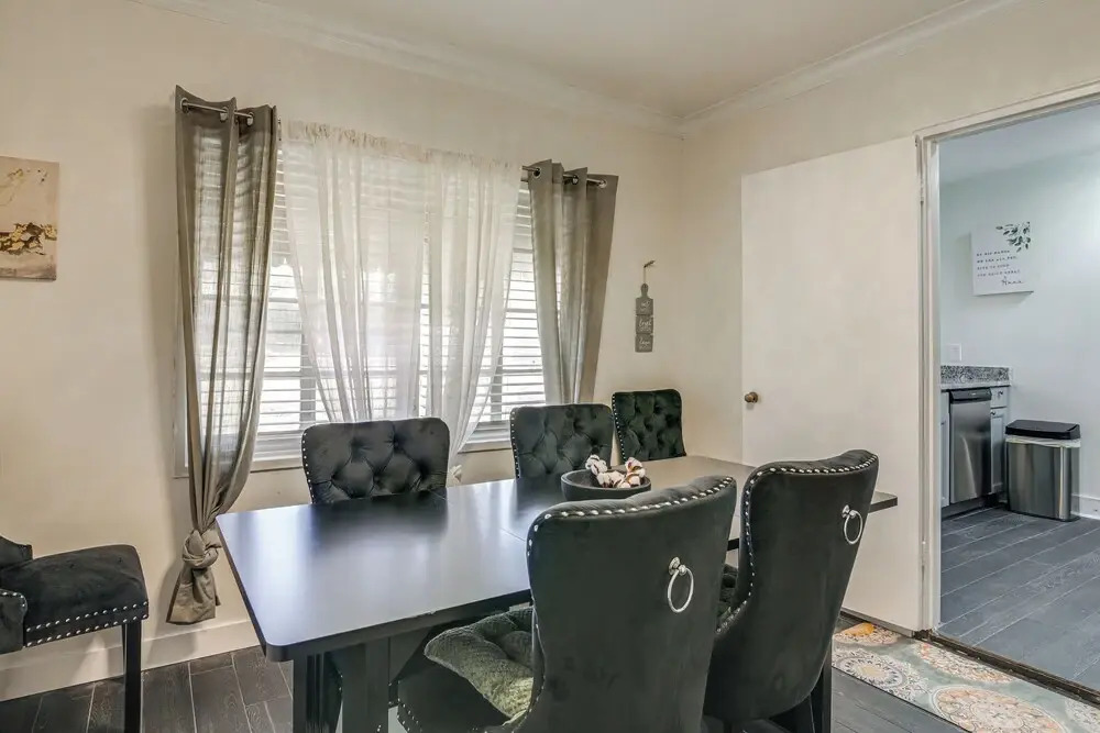 1 Mi to Graceland: Quiet Home w/ Private Yard
