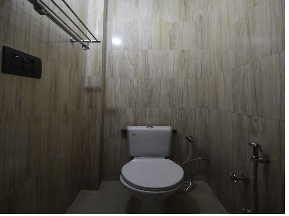 OYO 16914 Hotel Kiran Shree