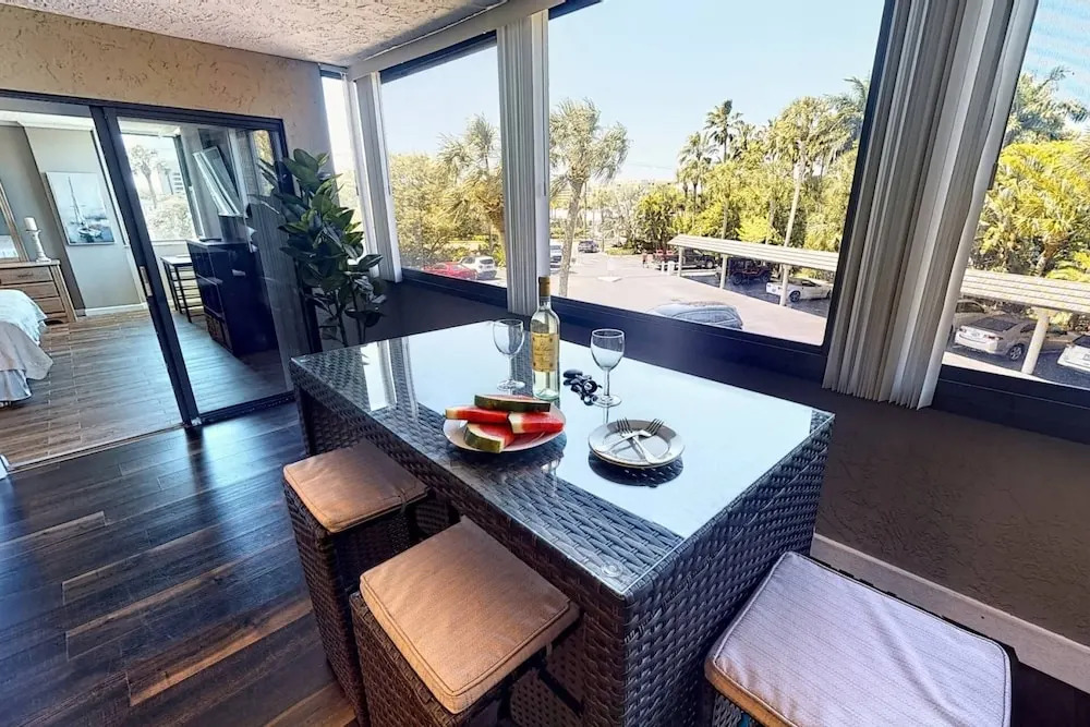Harbor Towers 2nd Fl Renovated Suite