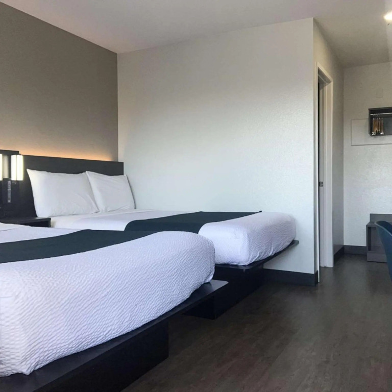 Motel 6-Tulare, CA
