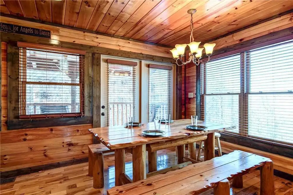 Old Hickory Lodge - Four Bedroom Cabin