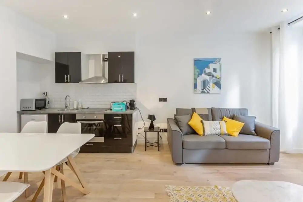 Amazing & brand new Parisian flat for 6p